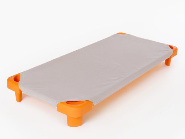 Bavlněné napínací prostěradlo na lehátko světle šedé značky Škodák