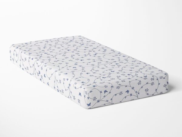 Bavlněné napínací prostěradlo modré kytičky na bílé značky Škodák
