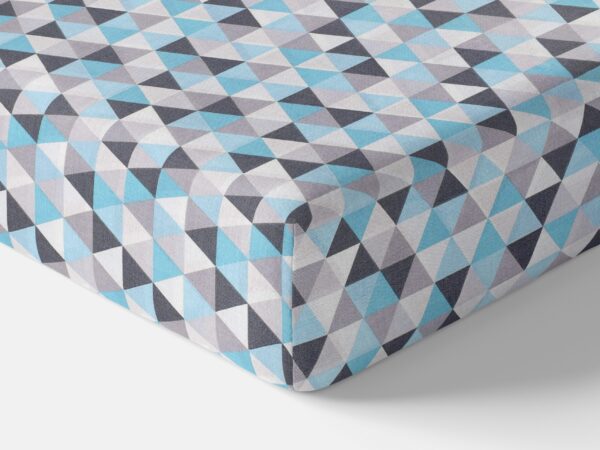 Bavlněné napínací prostěradlo tyrkysové trojúhelníky značky Škodák