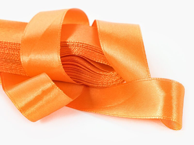 Stuha taftová oranžová značky Škodák.