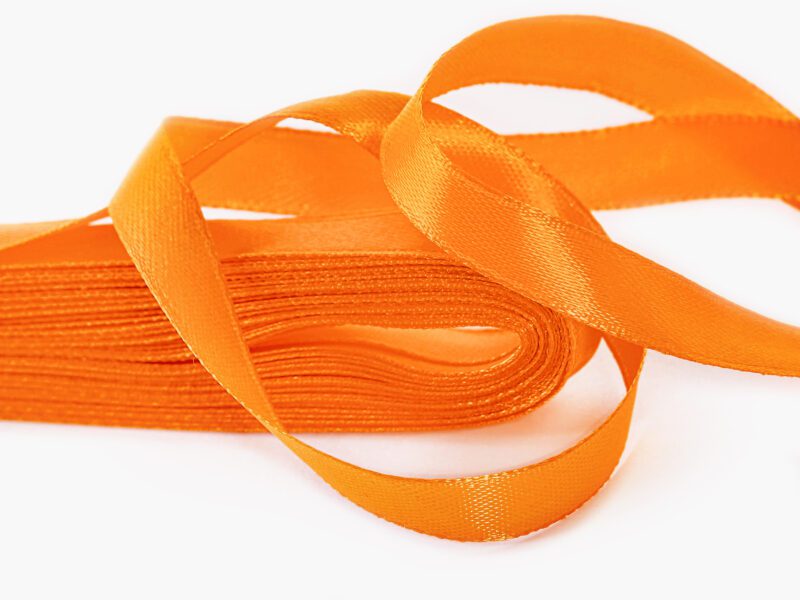 Stuha taftová oranžová značky Škodák.