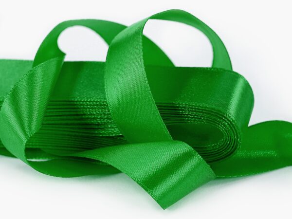 Stuha taftová tmavě zelená značky Škodák.