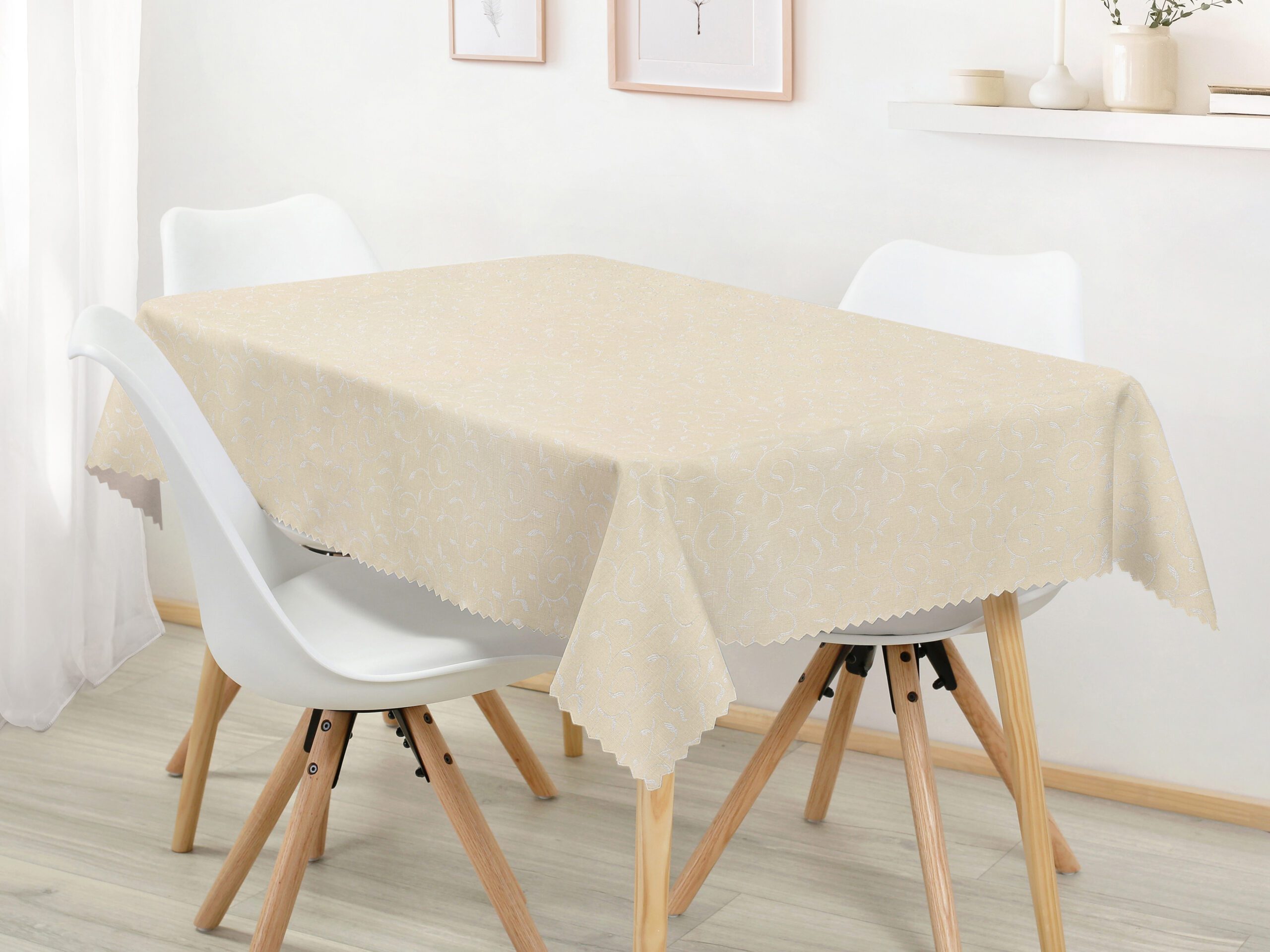 Hranatý teflonový ubrus béžový zámecký vzor značky Škodák