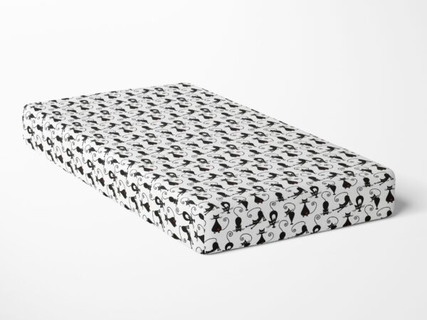 Bavlněné napínací prostěradlo černé kočky značky Škodák