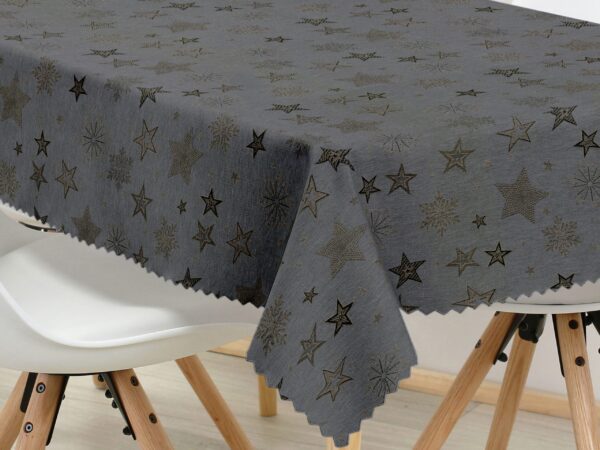 Hranatý dekorační ubrus stříbrné hvězdy na šedé značky Škodák.