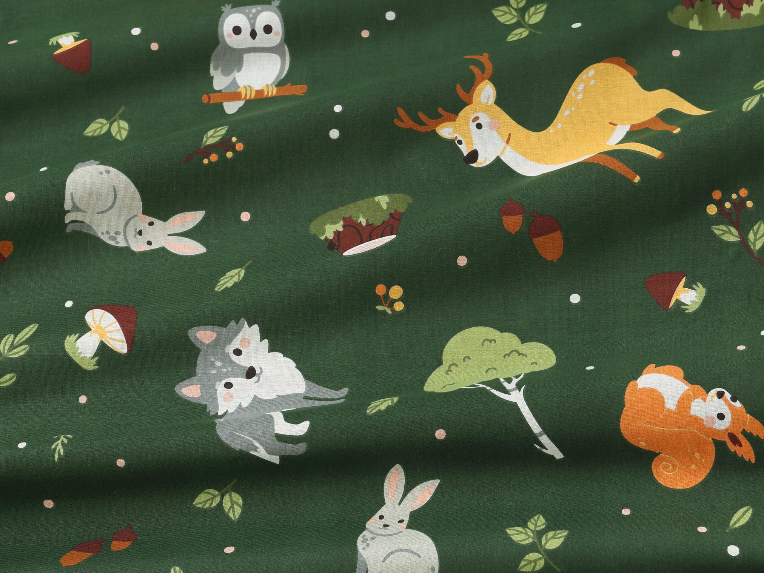 Bavlněná látka Řáholecký les na tmavě zelené metráž šířka 142 cm