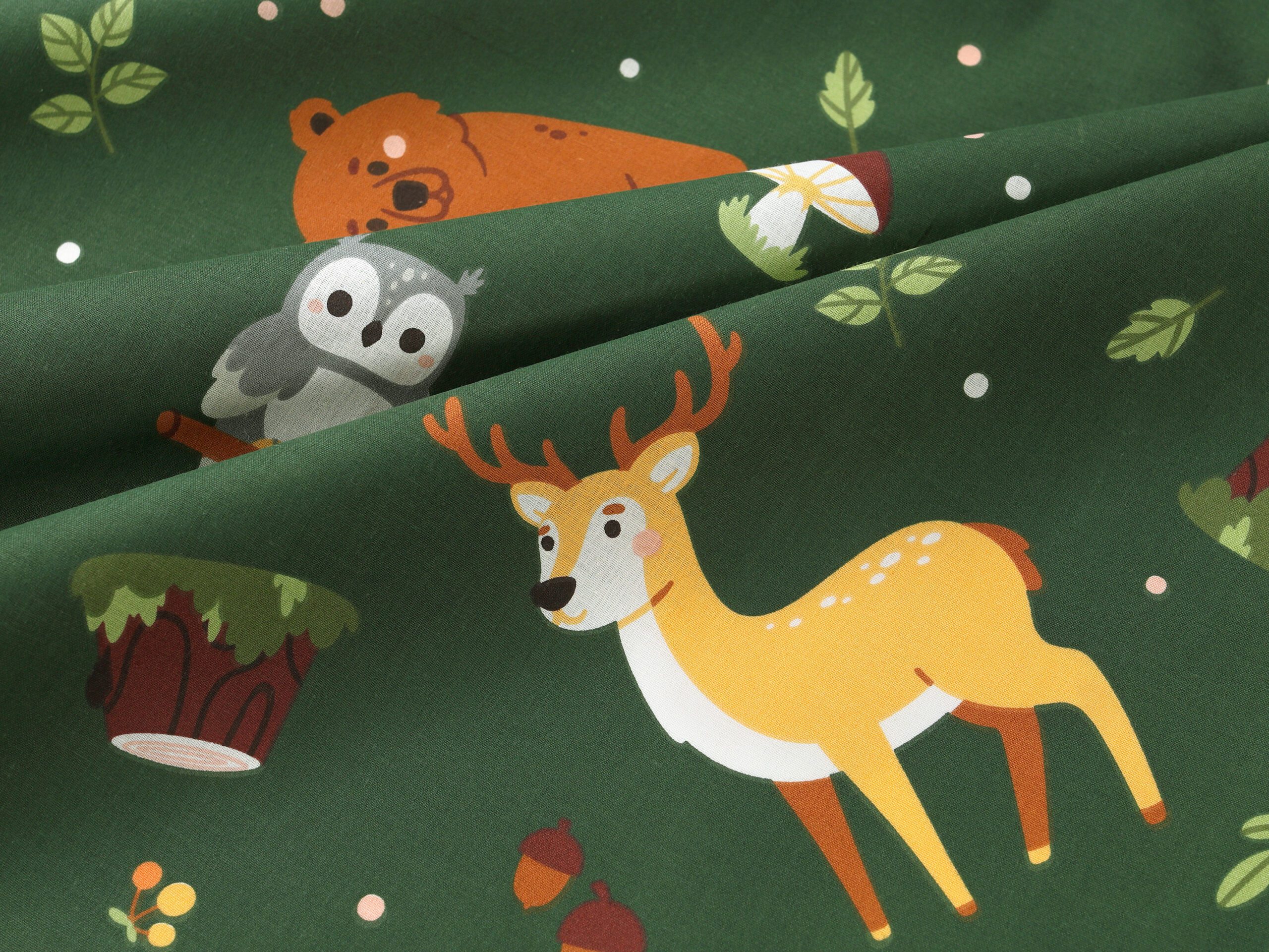 Bavlněná látka Řáholecký les na tmavě zelené metráž šířka 142 cm