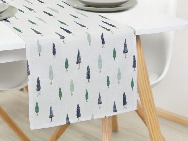 Bavlněný běhoun zimní les značky Škodák.