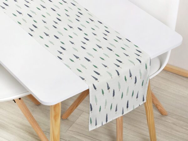 Bavlněný běhoun zimní les značky Škodák.