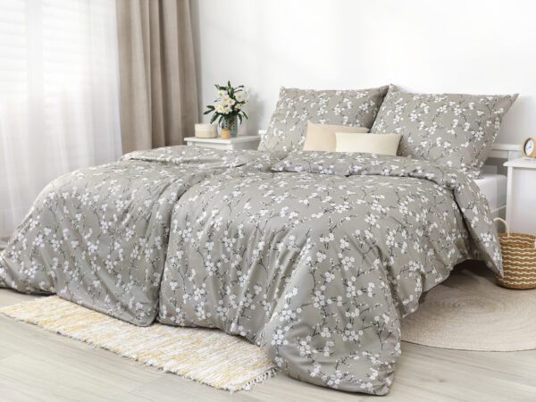 Saténové povlečení kvítí na větvičce na béžové