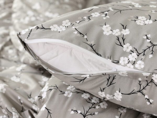 Saténové povlečení kvítí na větvičce na béžové