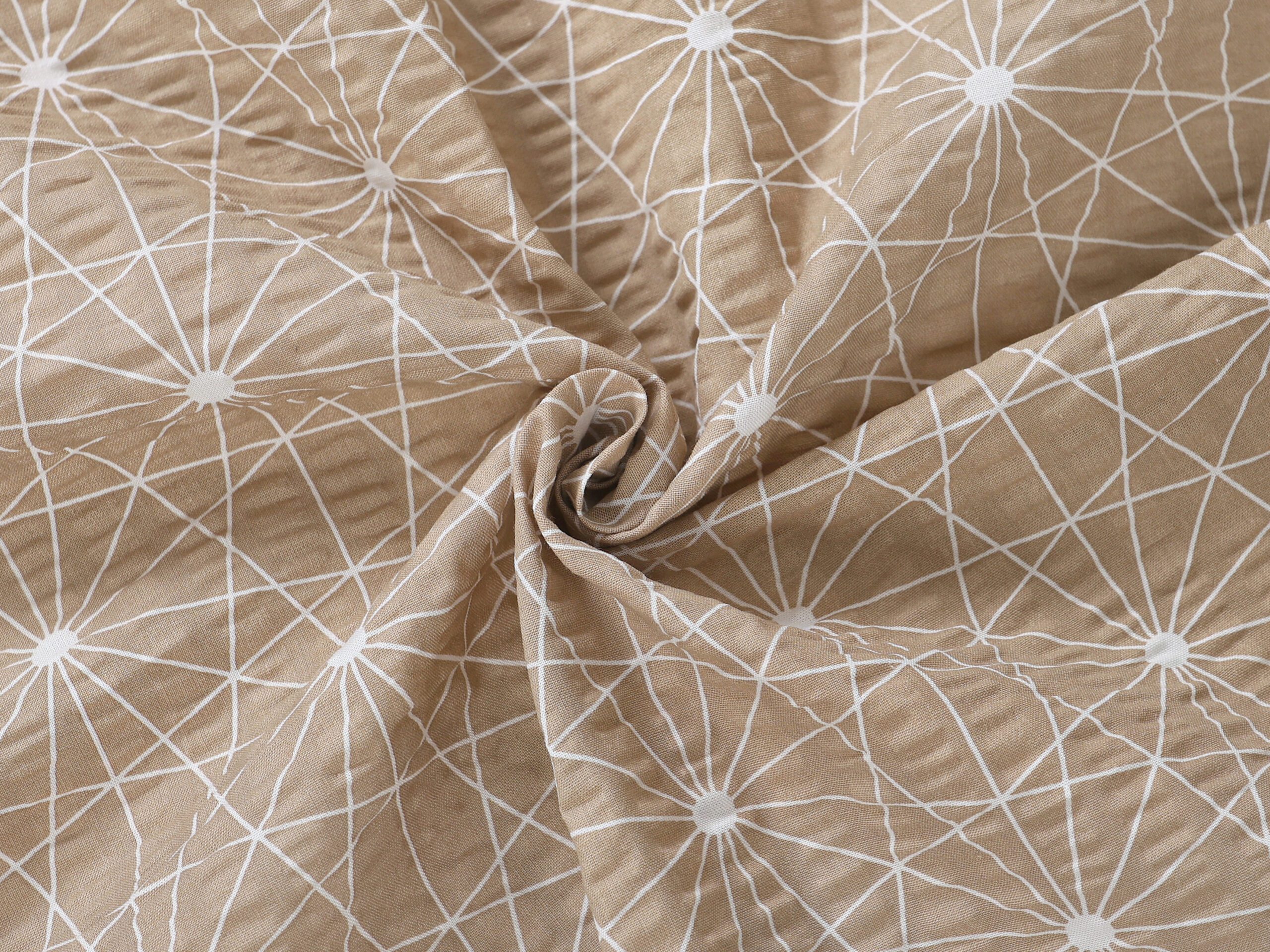 Krepová látka bílé čáry na hnědé metráž šířka 142 cm