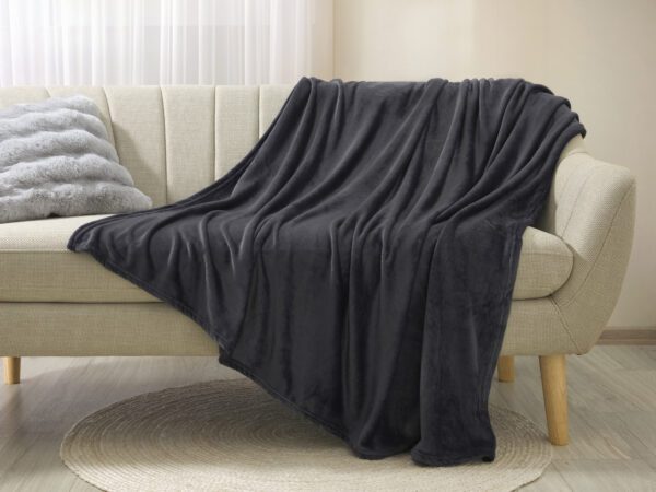 Deka Mikroflanel tmavě šedá 150x200 cm zmačky Škodák