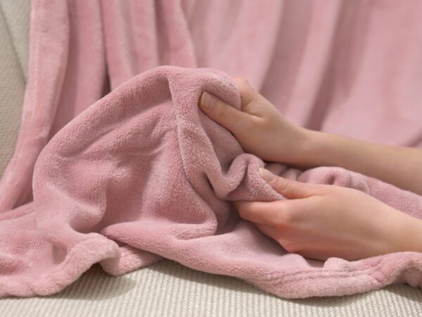 Deka Mikroflanel starorůžová 150x200 cm značky Škodák