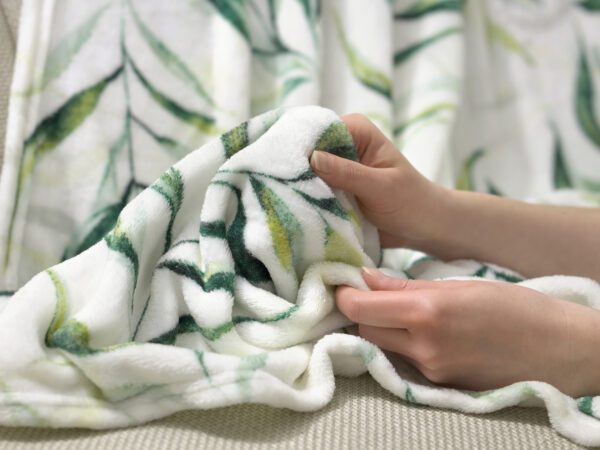 Deka Mikroflanel zelený list 150x200 cm značky Škodák