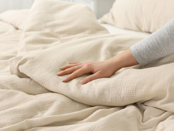 Mušelínové povlečení béžové značky Škodák.